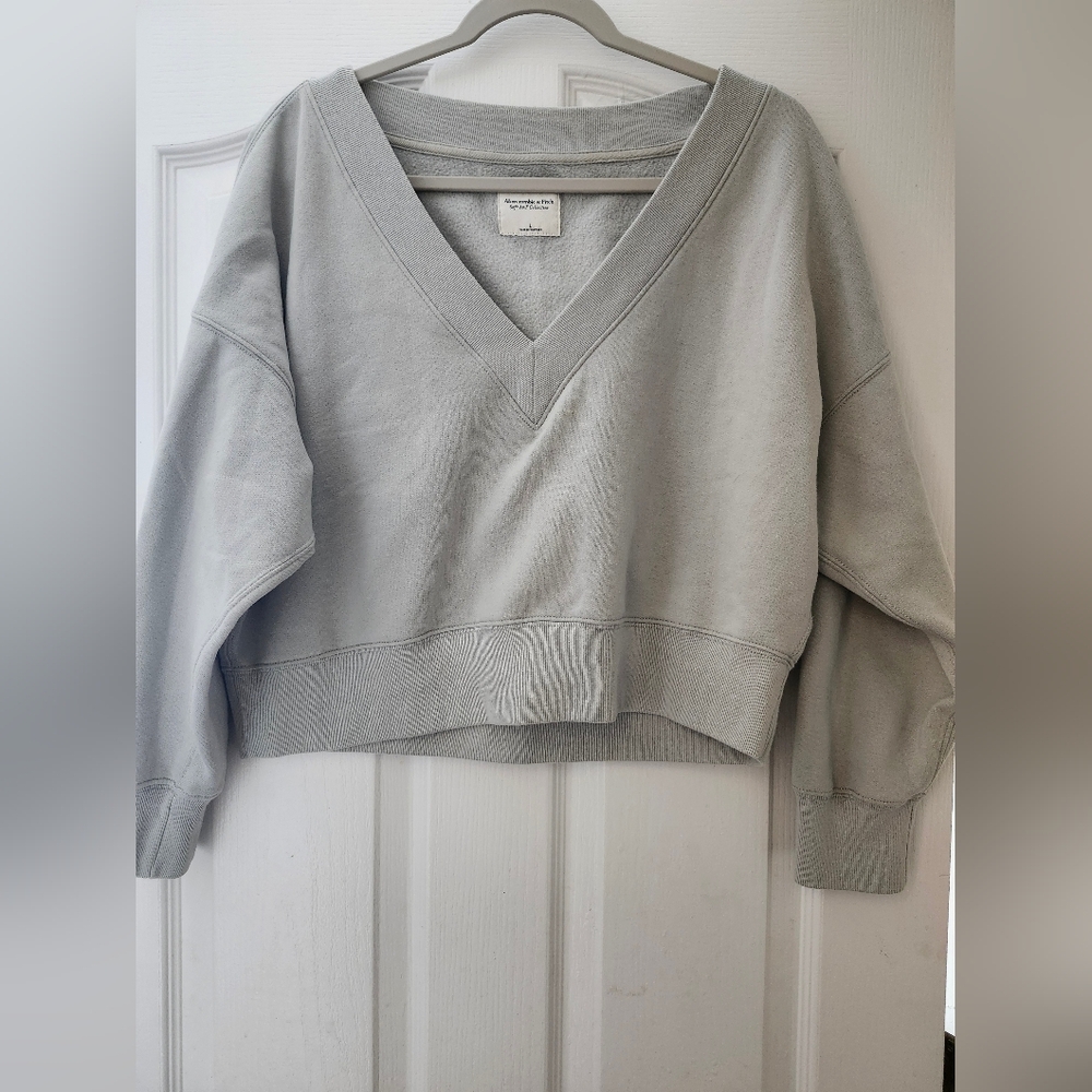 Abercrombie & Fitch Cropped Sweater